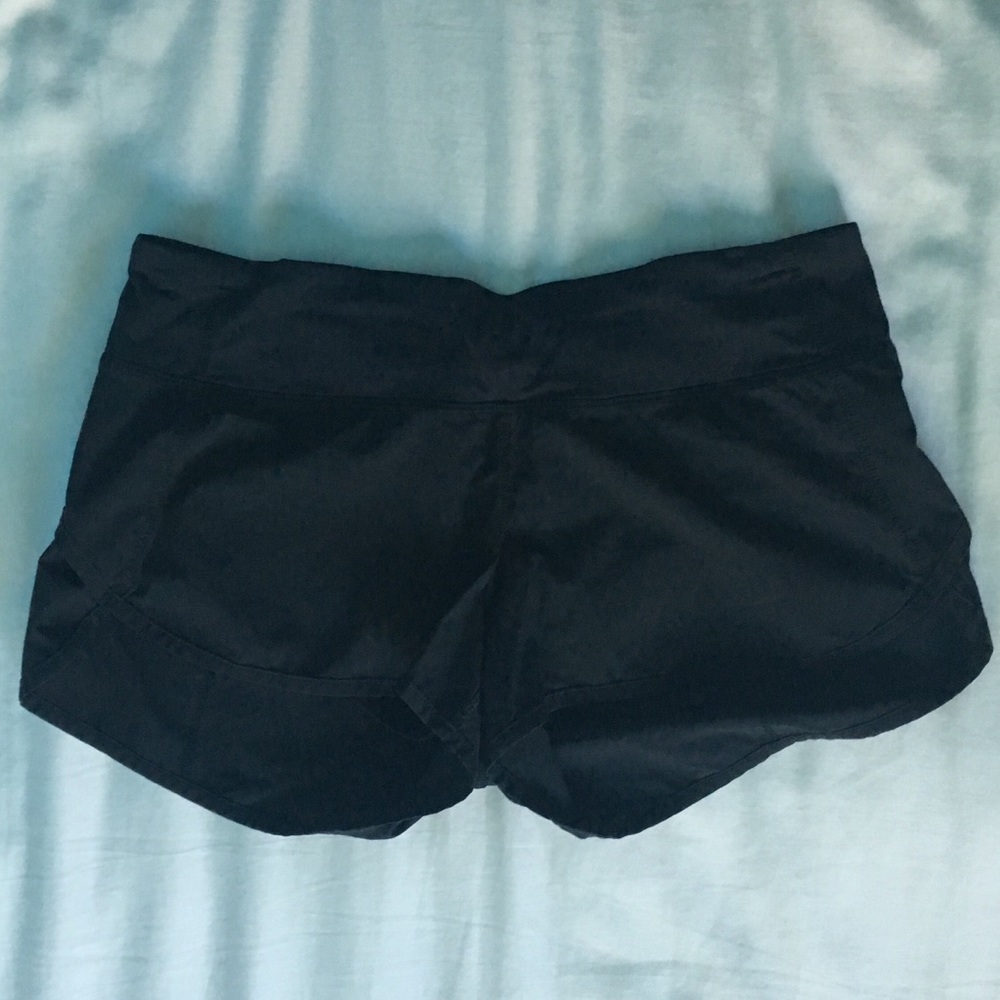 Lululemon Speed Short size 6